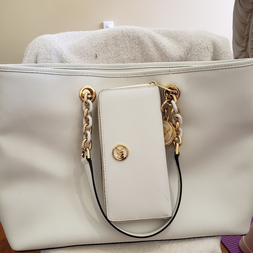 Bags - Picture 2 of 8